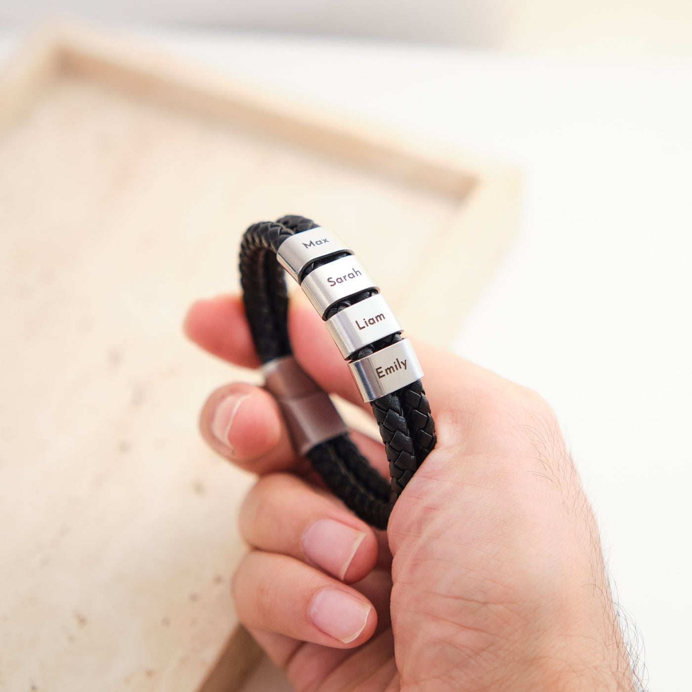 Doppel Lederarmband mit gravierten Beads - OTANTO