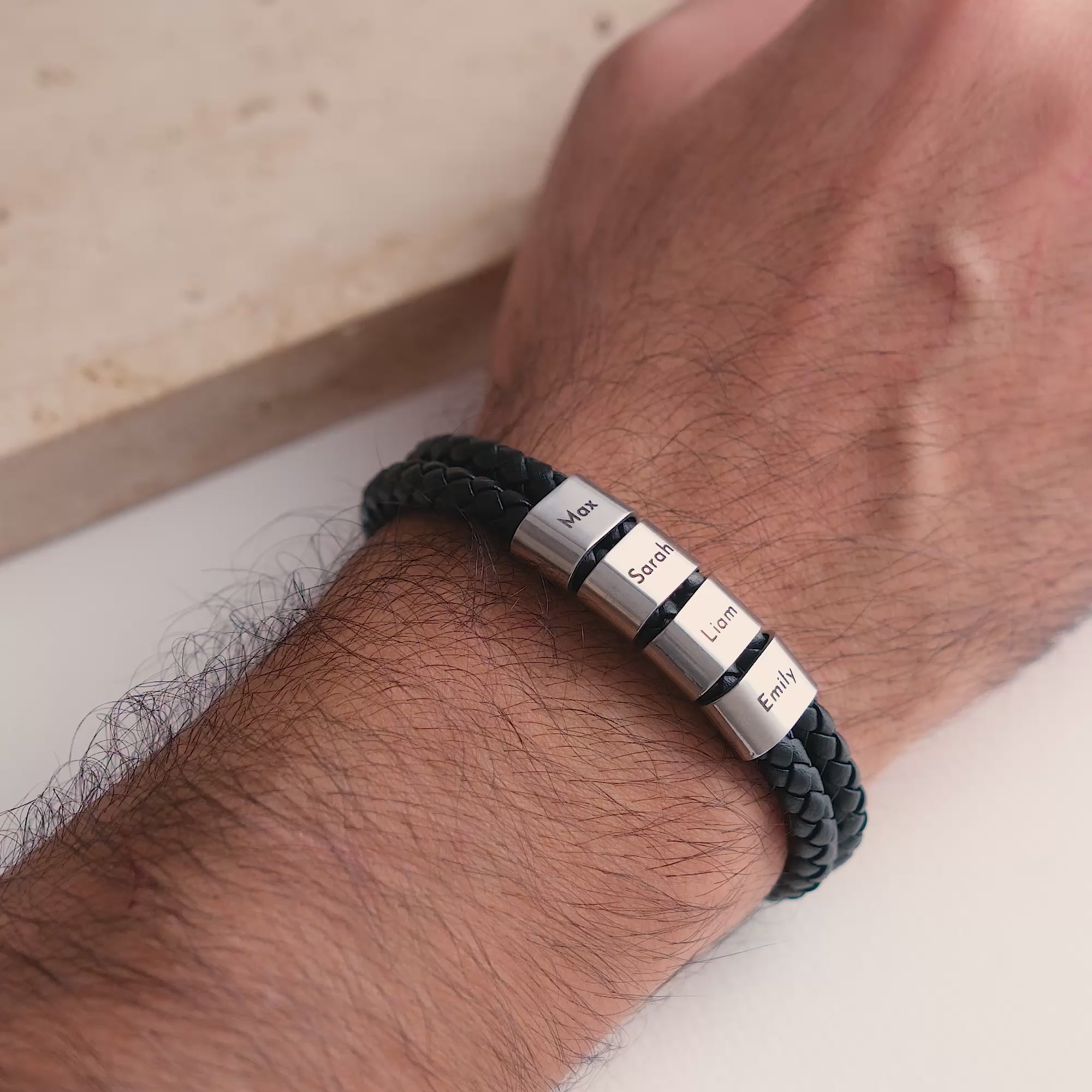 Double leather bracelet with engraved beads