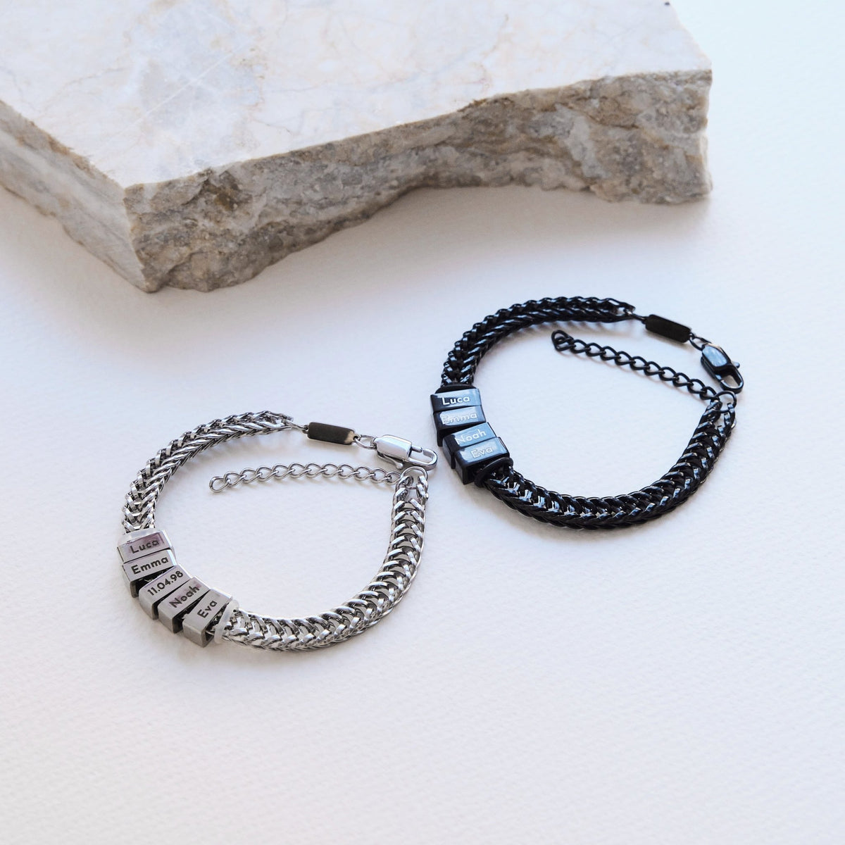 Retro Armband mit gravierten silbernen Beads - OTANTO